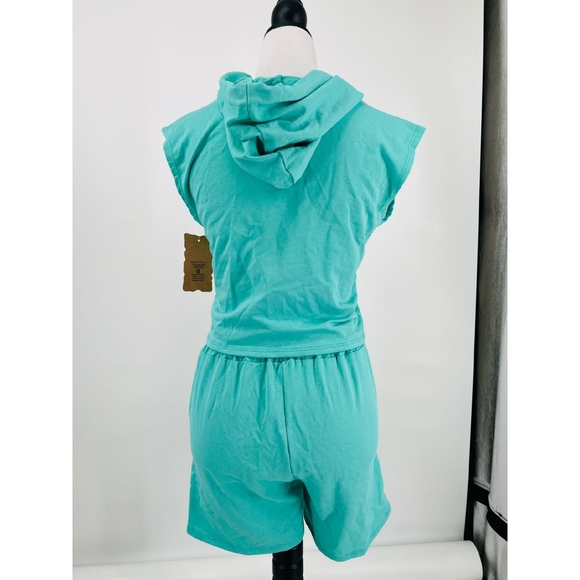 Green Sleeveless Hooded Top and High Waist Shorts Two Piece Set - Picture 9 of 9